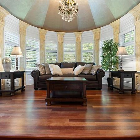 French Chateau W/Swim Spa & Theatre: 11,700 Sqft Calgary Exterior photo