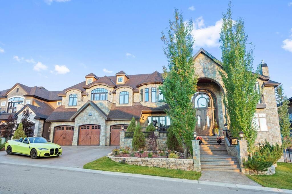 French Chateau W/Swim Spa & Theatre: 11,700 Sqft Calgary Exterior photo