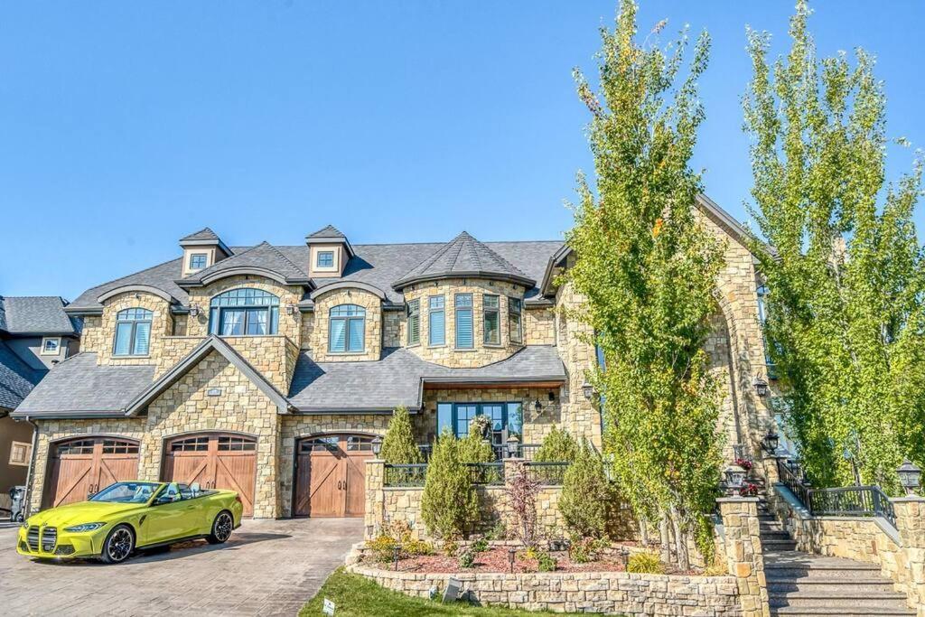 French Chateau W/Swim Spa & Theatre: 11,700 Sqft Calgary Exterior photo