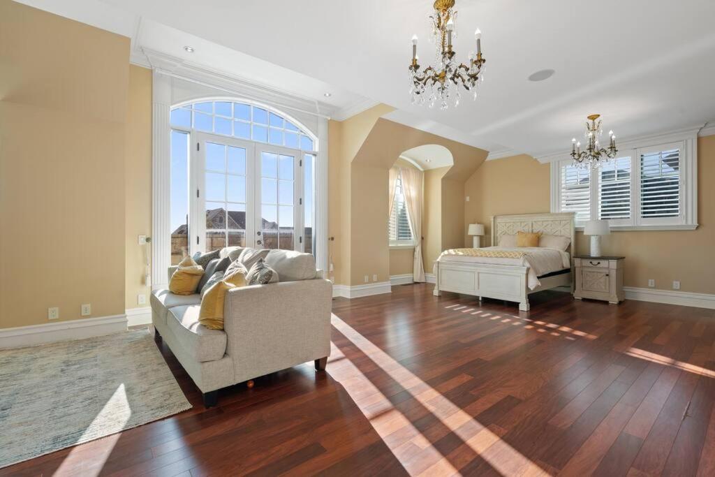 French Chateau W/Swim Spa & Theatre: 11,700 Sqft Calgary Exterior photo