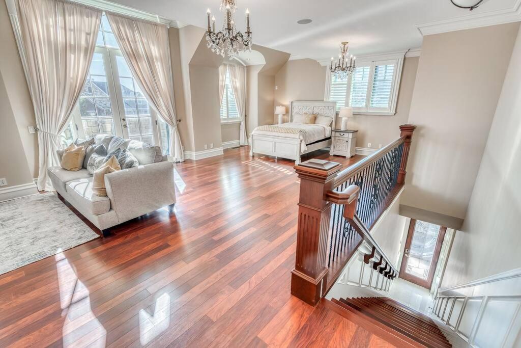 French Chateau W/Swim Spa & Theatre: 11,700 Sqft Calgary Exterior photo